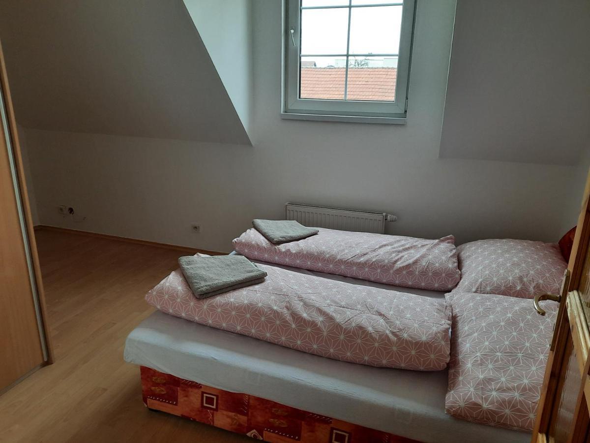 Apartman Chiarita Nemšová Eksteriør billede