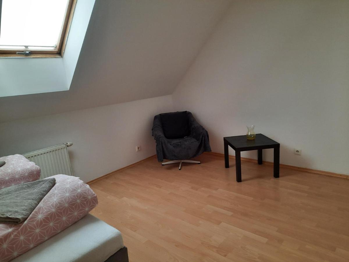 Apartman Chiarita Nemšová Eksteriør billede