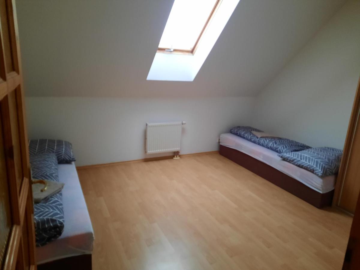 Apartman Chiarita Nemšová Eksteriør billede